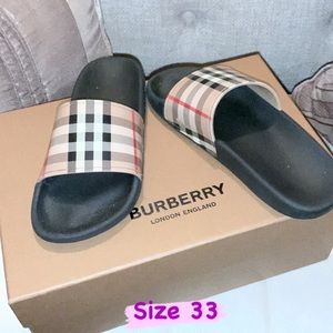 Kids Burberry sandals size 2